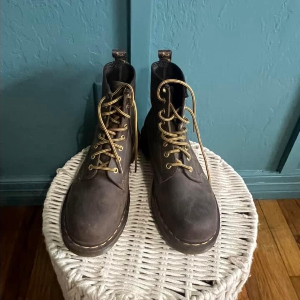 Women’s Dr. Martens Crazy Horse. Never Worn. Great condition